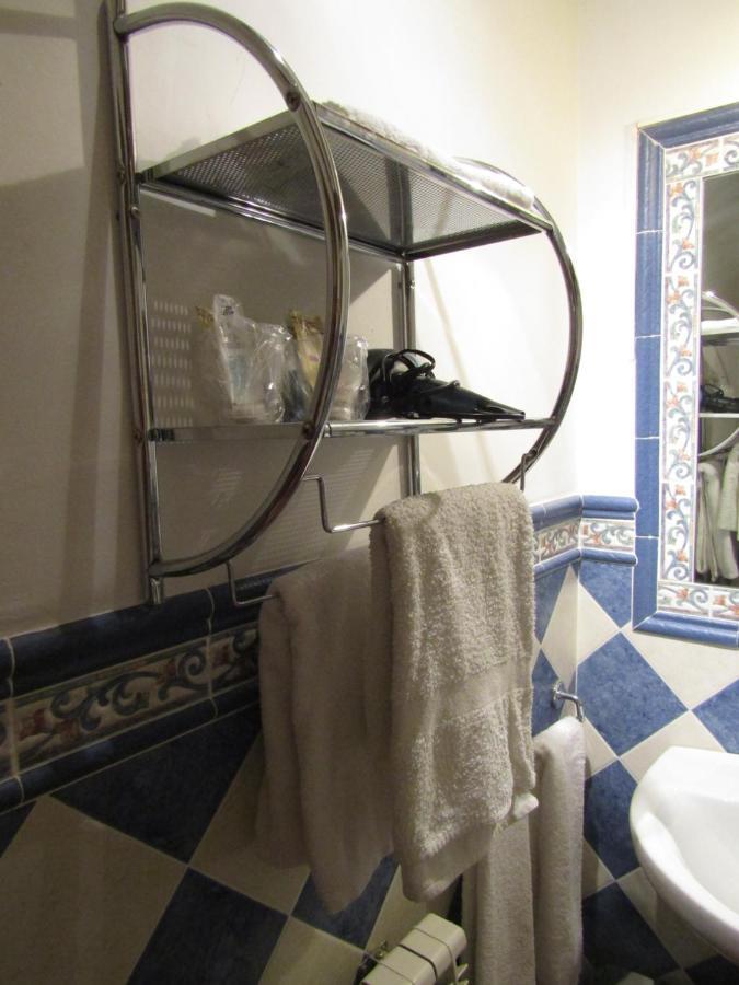Hostal Paquita Allepuz Bagian luar foto