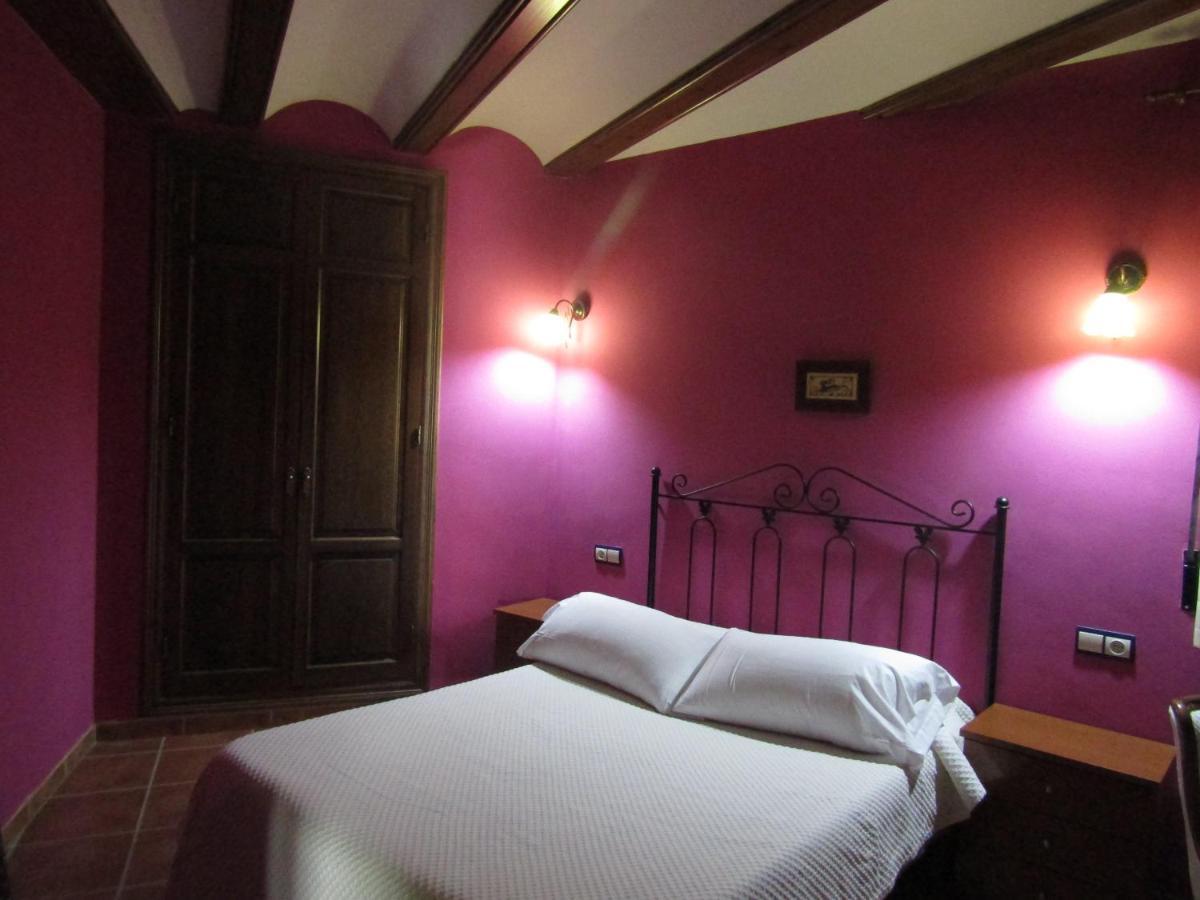 Hostal Paquita Allepuz Bagian luar foto