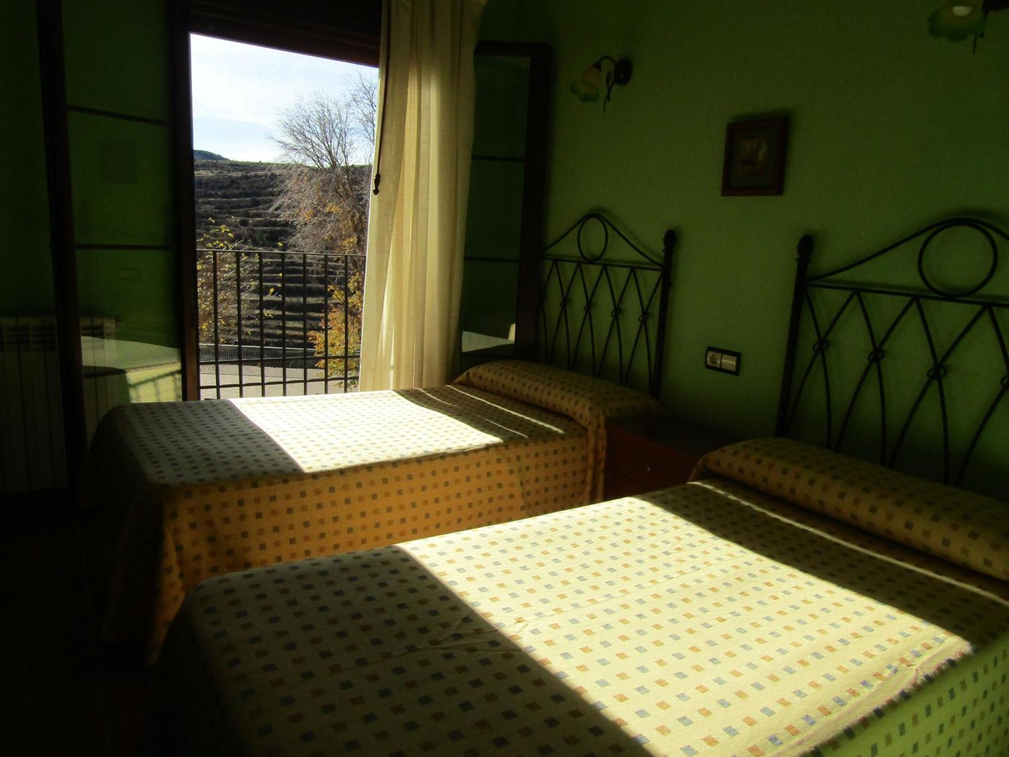 Hostal Paquita Allepuz Bagian luar foto