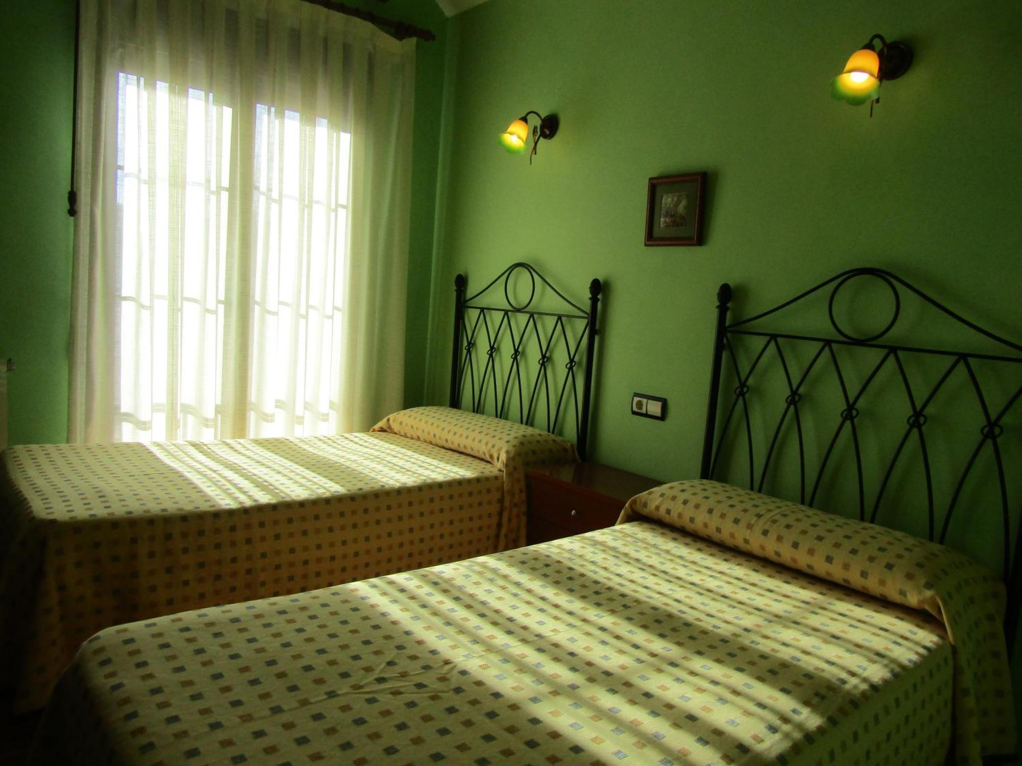 Hostal Paquita Allepuz Bagian luar foto