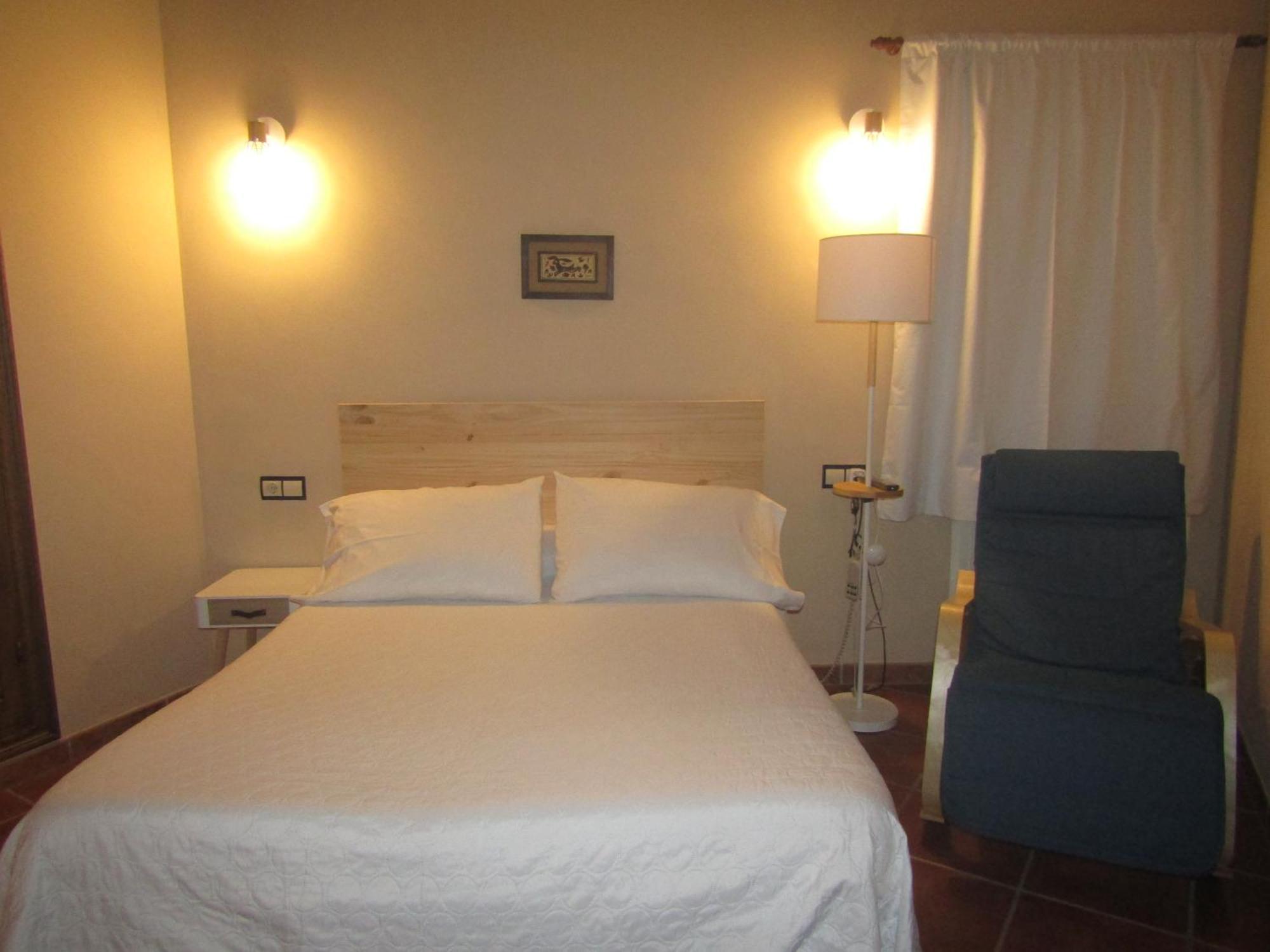 Hostal Paquita Allepuz Bagian luar foto